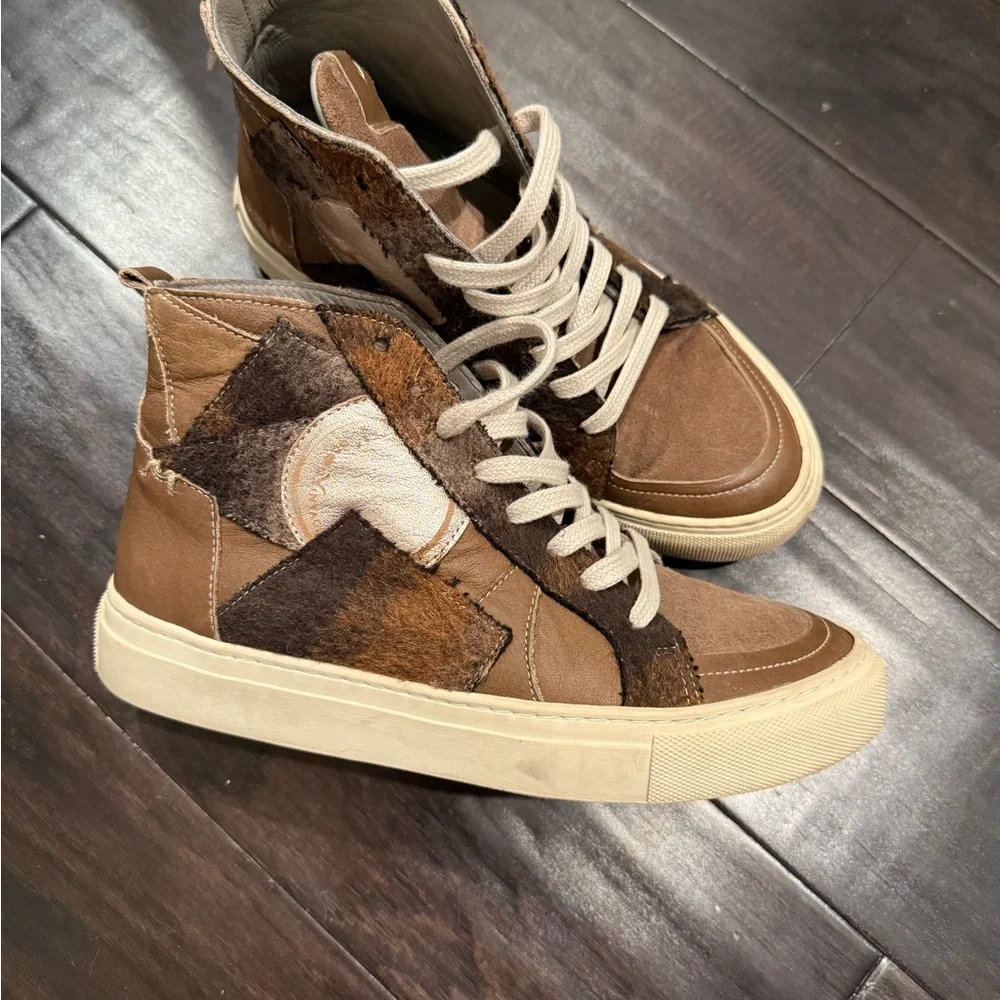 Modern Vintage Brown and Tan Athletic Shoes - Picture 1 of 6
